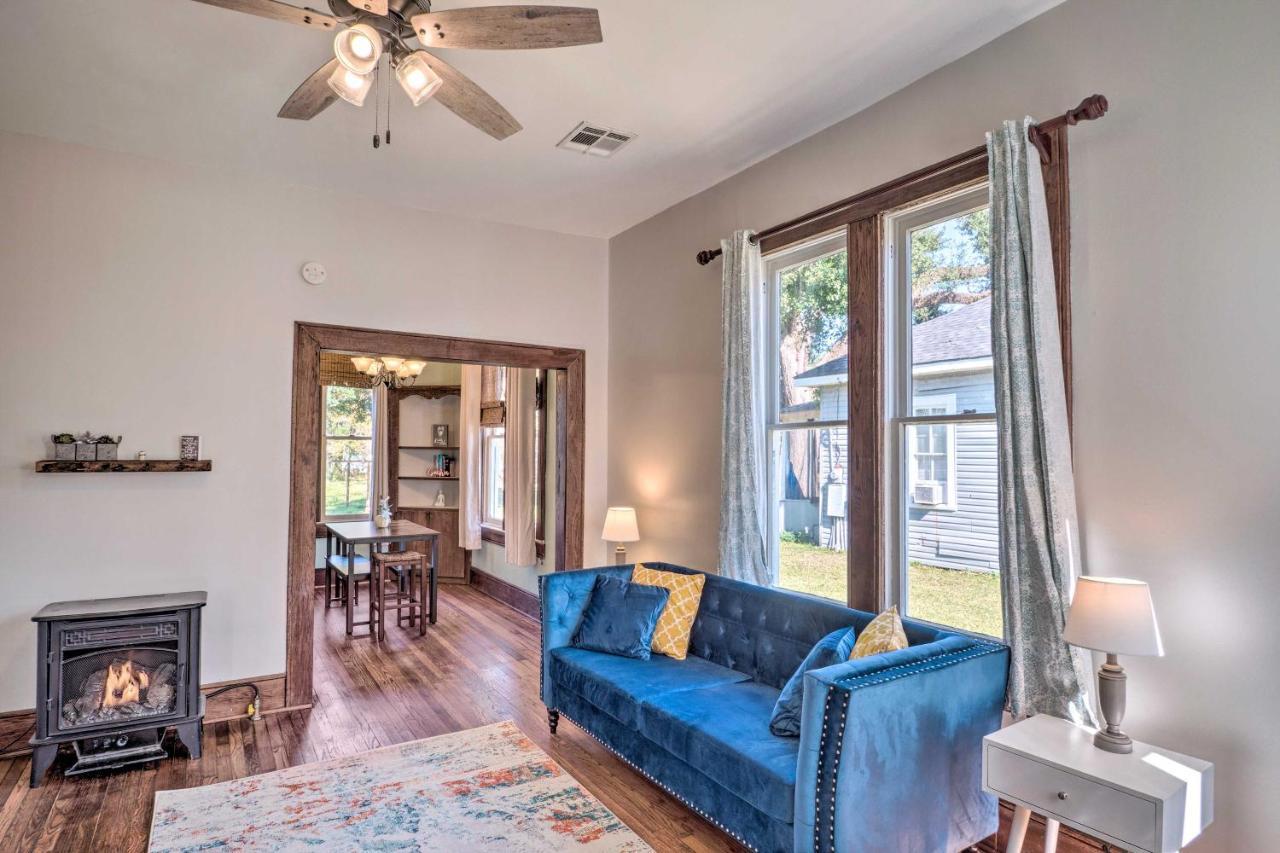 Lake Charles Cottage With Fireplace And Yard! Extérieur photo