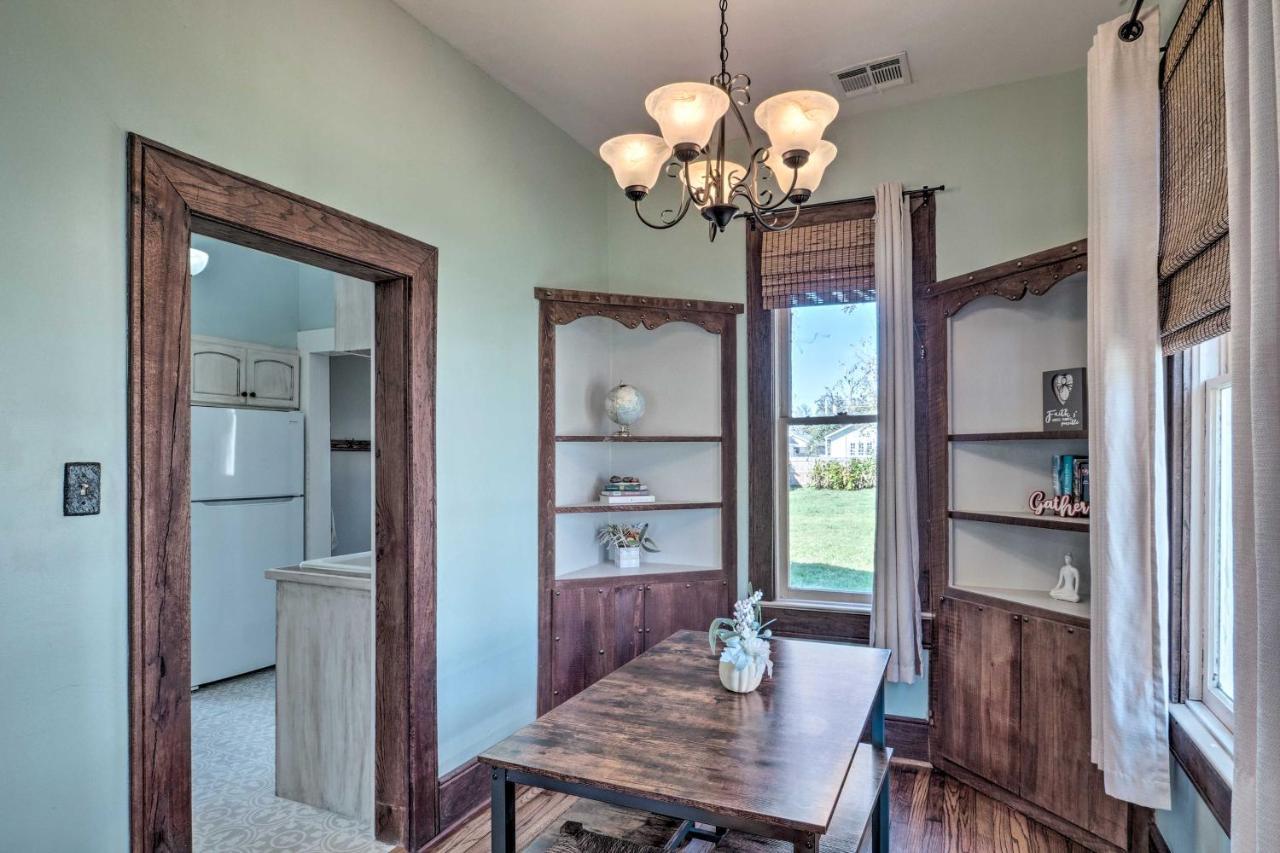 Lake Charles Cottage With Fireplace And Yard! Extérieur photo