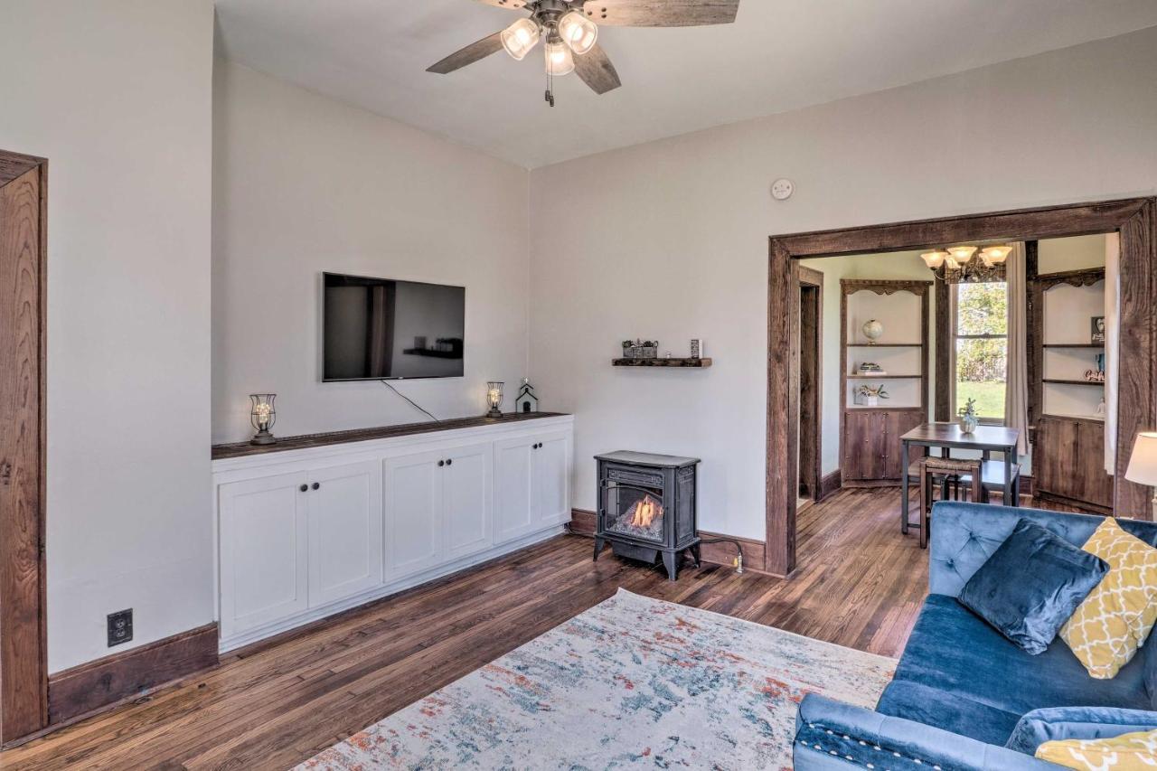 Lake Charles Cottage With Fireplace And Yard! Extérieur photo